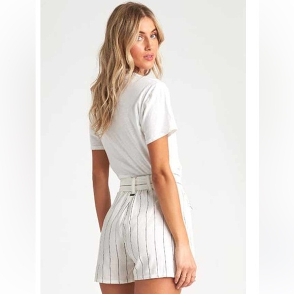 Billabong Women’s White w/Black Stripes Come‎ At Me High Waisted Short Sz L - Picture 13 of 13